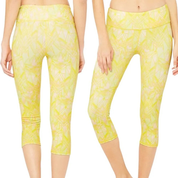 New Alo Yoga Airbrush Capri Leggings Zest Indio Geometric Print NWT Medium - Picture 1 of 13